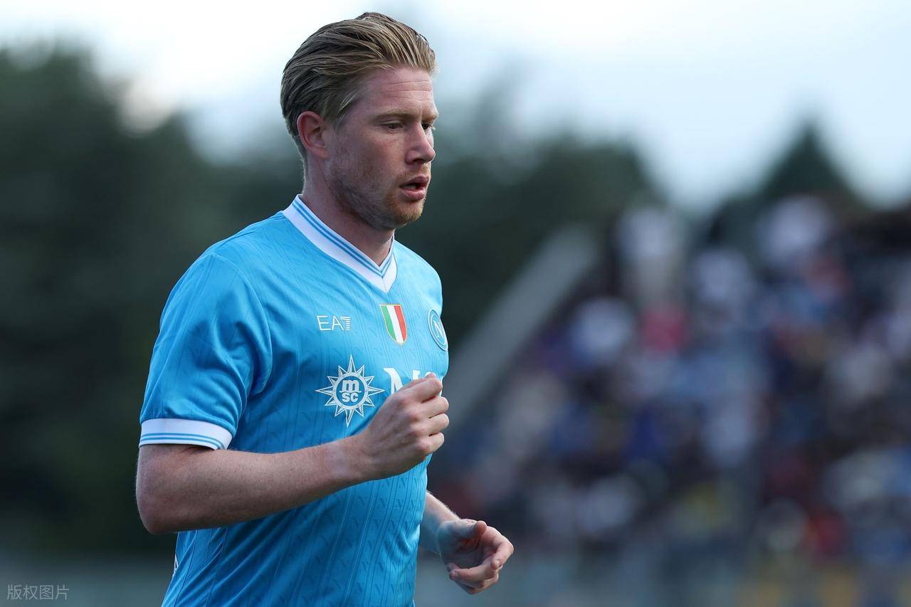 蓝军主场战平樱桃军团